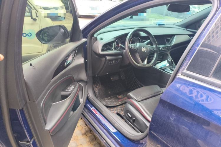 Used Buick Regal 2017 GS 28T Luxury Model Driver Seat