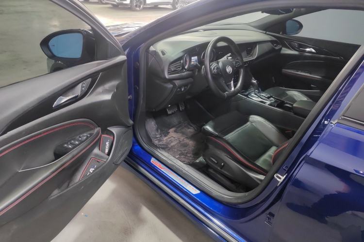 Used Buick Regal 2017 GS 28T Luxury Model Driver Seat