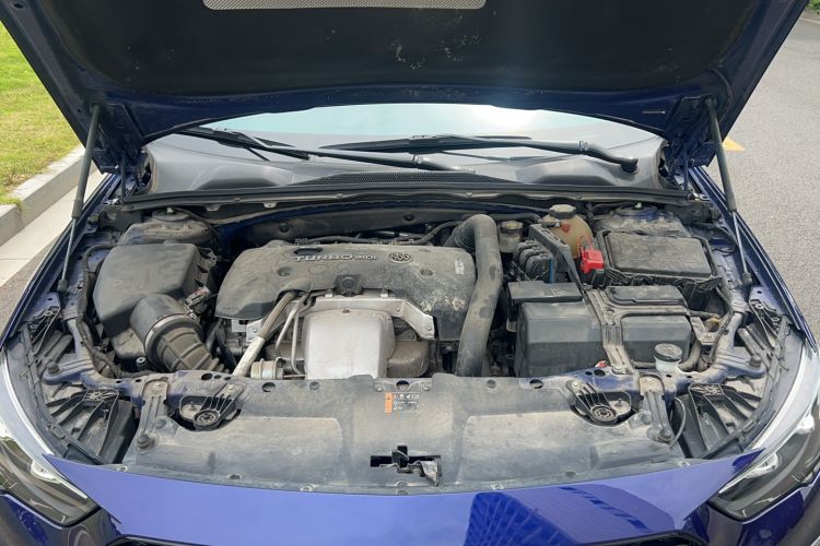 Used Buick Regal 2017 GS 28T Prestige Model Engine Bay