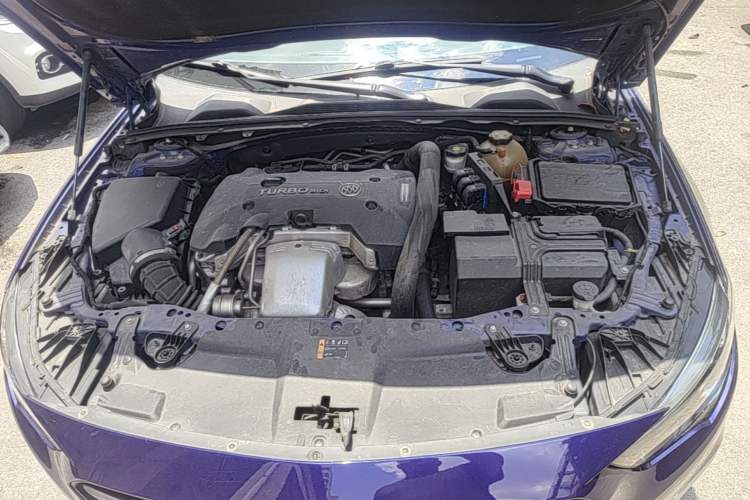 Used Buick Regal 2017 GS 28T Luxury Model Engine Bay