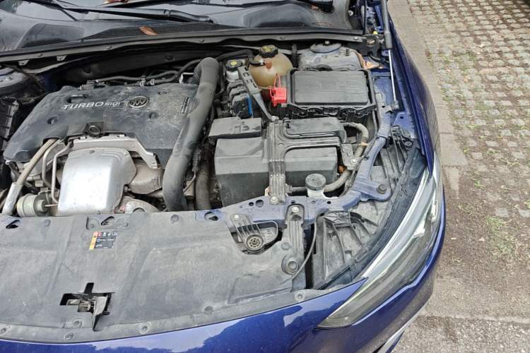 Used Buick Regal 2017 GS 28T Luxury Model Engine Bay Left
