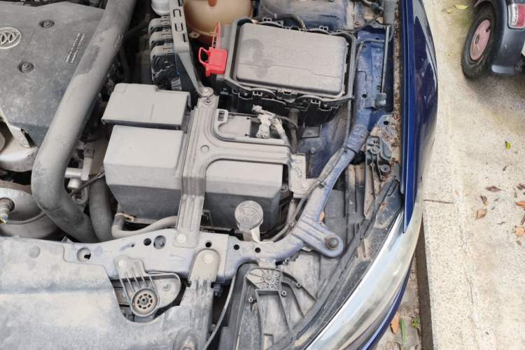 Used Buick Regal 2017 GS 28T Luxury Model Engine Bay Left