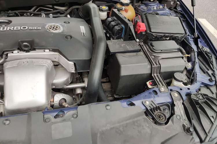 Used Buick Regal 2017 GS 28T Prestige Model Engine Bay Left
