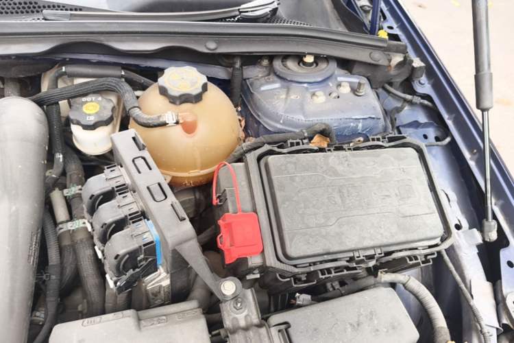 Used Buick Regal 2017 GS 28T Luxury Model Engine Bay Left