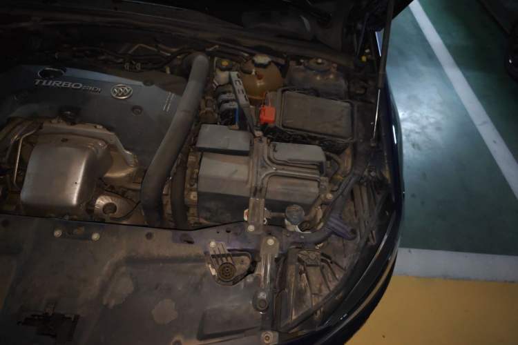 Used Buick Regal 2017 GS 28T Prestige Model Engine Bay Left