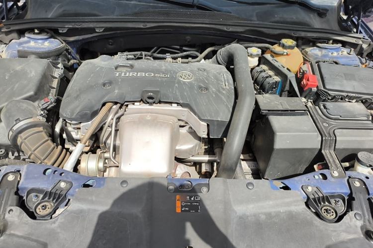 Used Buick Regal 2017 GS 28T Prestige Model Engine Bay