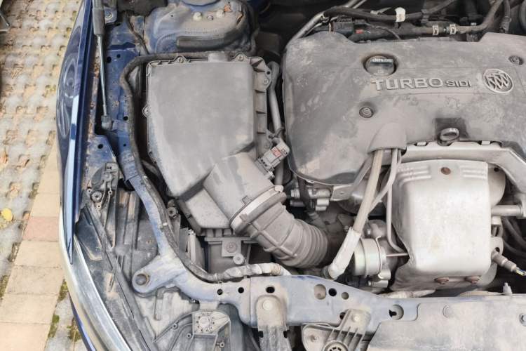 Used Buick Regal 2017 GS 28T Luxury Model Engine Bay Right