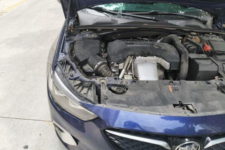 Used Buick Regal 2017 GS 28T Luxury Model Engine Bay Right