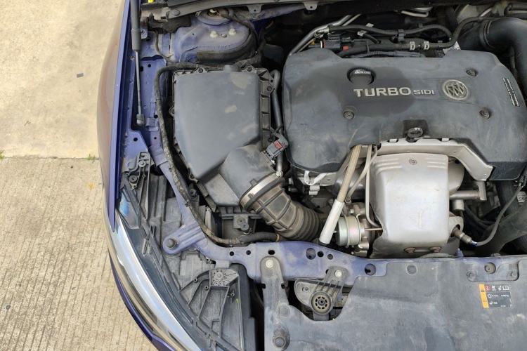 Used Buick Regal 2017 GS 28T Prestige Model Engine Bay Right