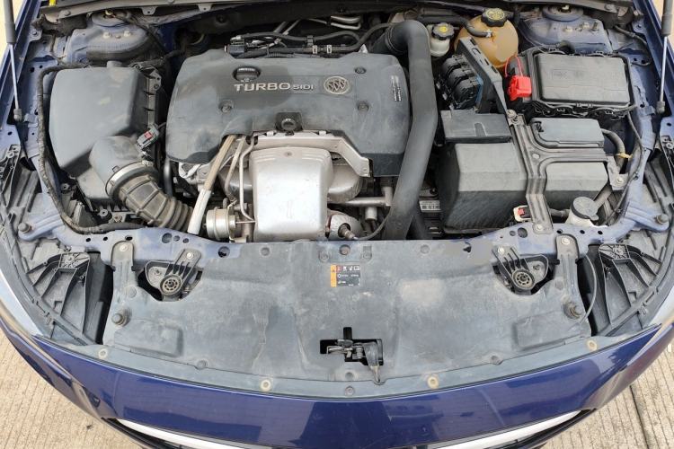 Used Buick Regal 2017 GS 28T Prestige Model Engine Bay