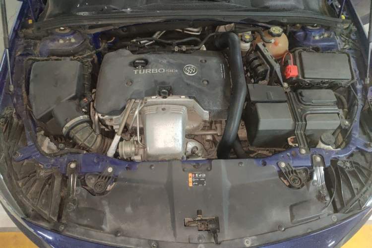 Used Buick Regal 2017 GS 28T Prestige Model Engine Bay