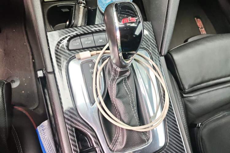 Used Buick Regal 2017 GS 28T Prestige Model Gear Lever
