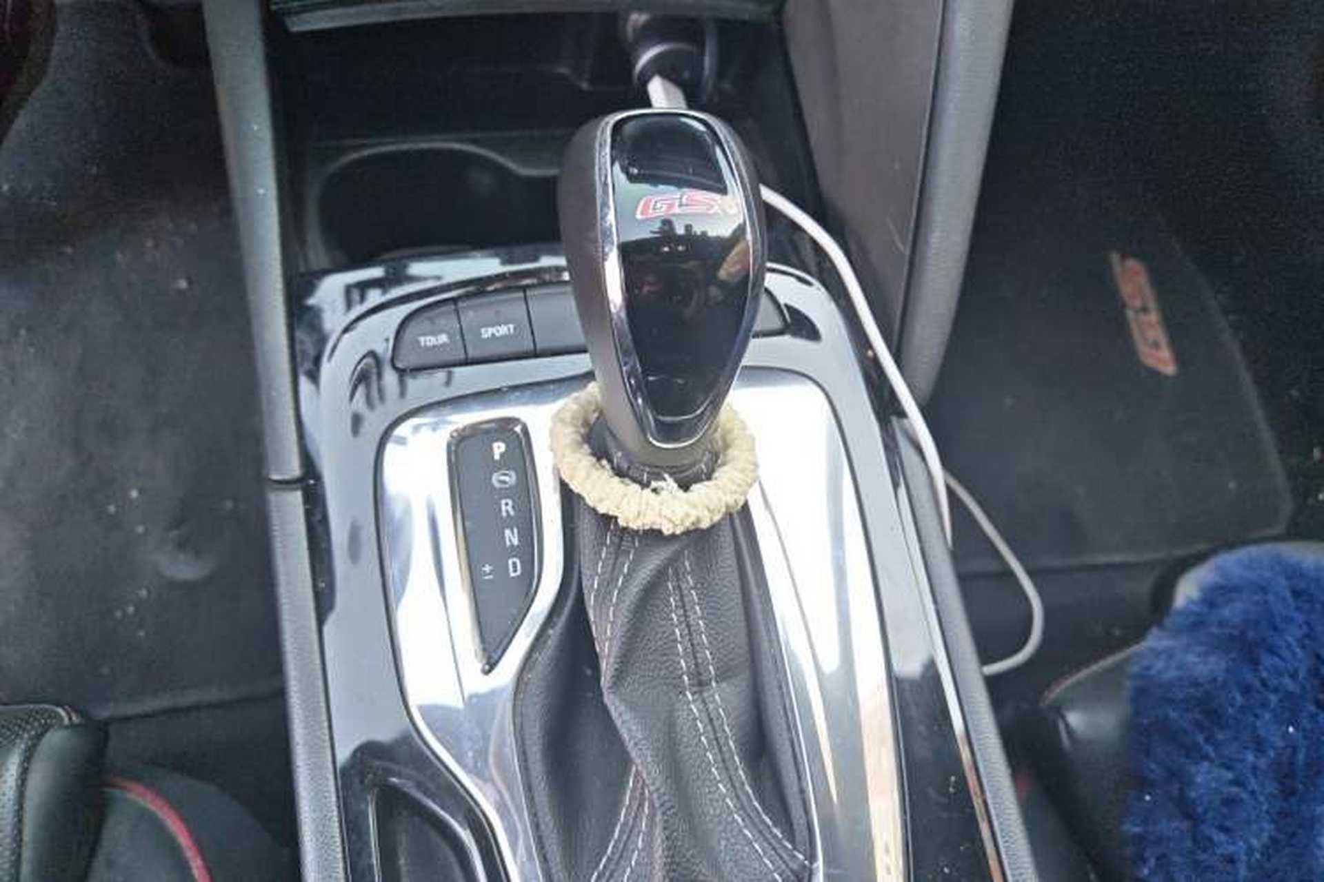 Used Buick Regal 2017 GS 28T Luxury Model Gear Lever