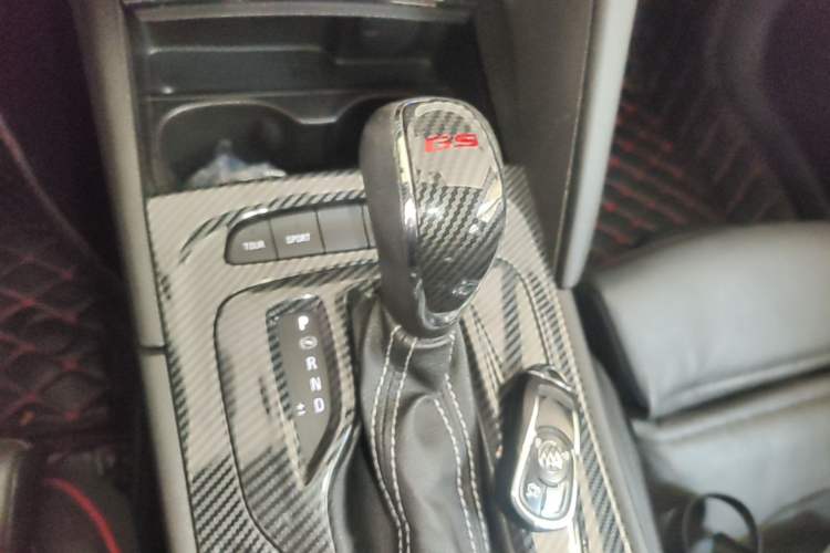 Used Buick Regal 2017 GS 28T Luxury Model Gear Lever