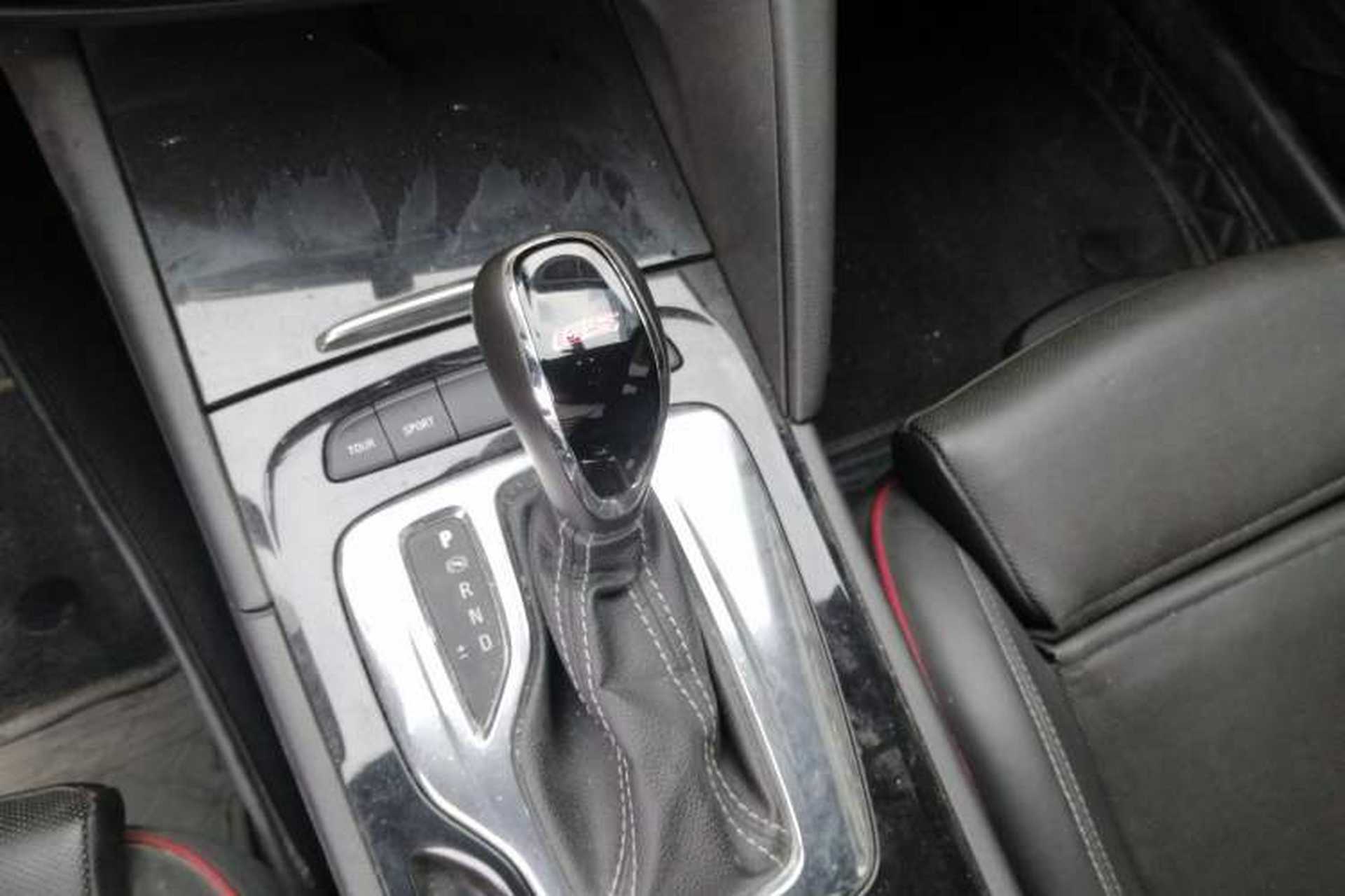 Used Buick Regal 2017 GS 28T Luxury Model Gear Lever