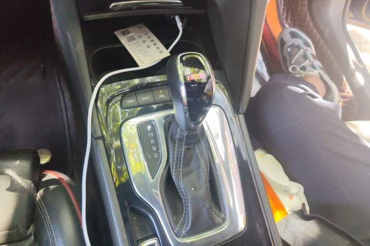 Used Buick Regal 2017 GS 28T Prestige Model Gear Lever