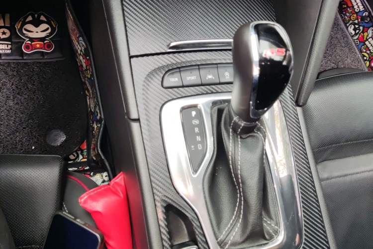 Used Buick Regal 2017 GS 28T Prestige Model Gear Lever