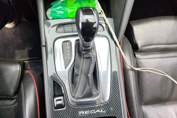 Used Buick Regal 2017 GS 28T Prestige Model Gear Lever