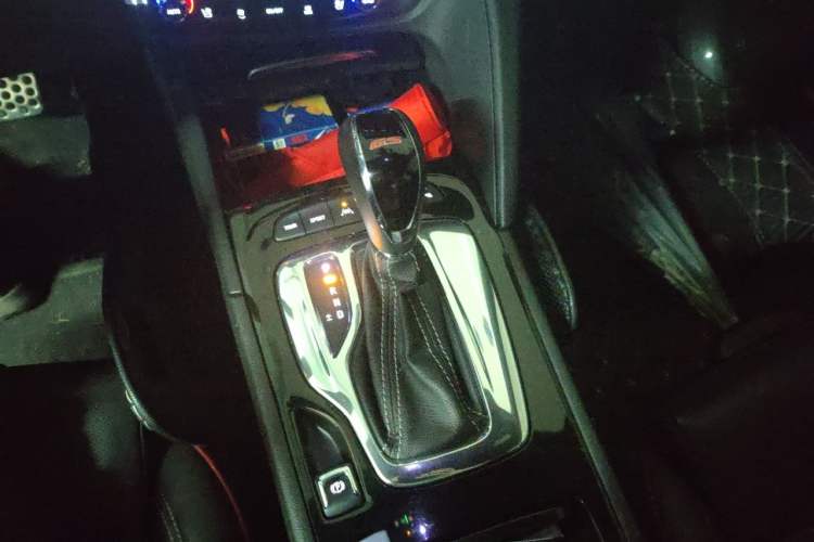 Used Buick Regal 2017 GS 28T Prestige Model Gear Lever