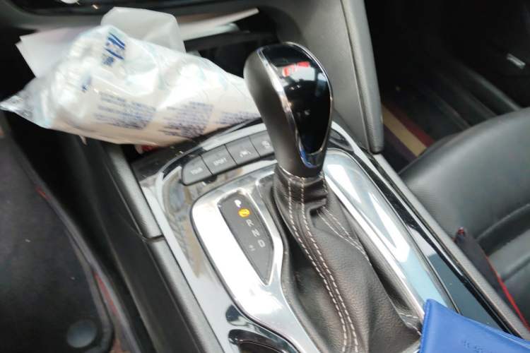 Used Buick Regal 2017 GS 28T Prestige Model Gear Lever