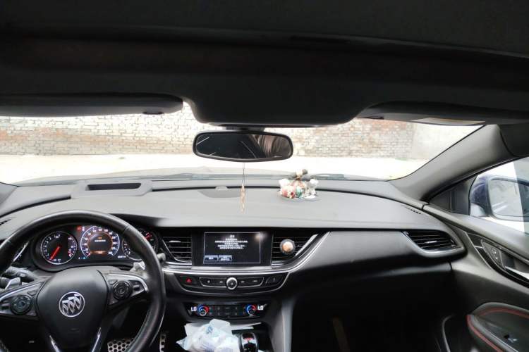 Used Buick Regal 2017 GS 28T Prestige Model Headliner