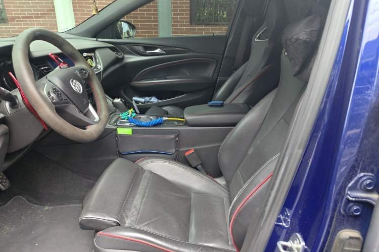 Used Buick Regal 2017 GS 28T Prestige Model Left Front Seat