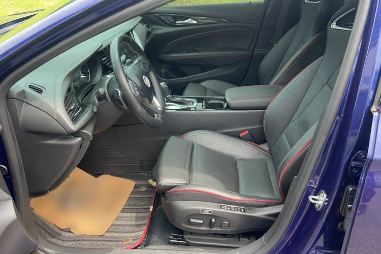 Used Buick Regal 2017 GS 28T Prestige Model Left Front Seat