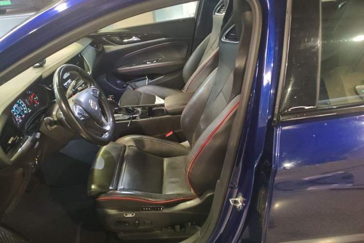Used Buick Regal 2017 GS 28T Prestige Model Left Front Seat
