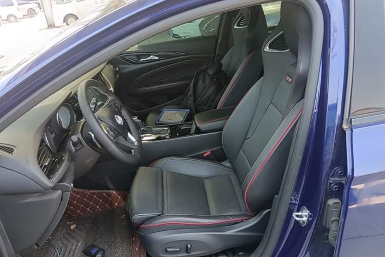 Used Buick Regal 2017 GS 28T Luxury Model Left Front Seat