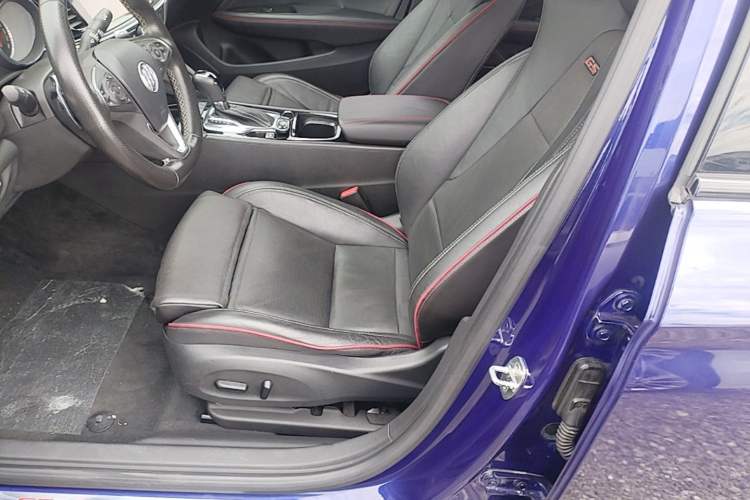 Used Buick Regal 2017 GS 28T Luxury Model Left Front Seat