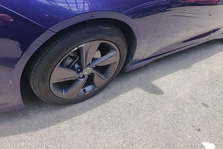 Used Buick Regal 2017 GS 28T Luxury Model Left Front Wheel Hub