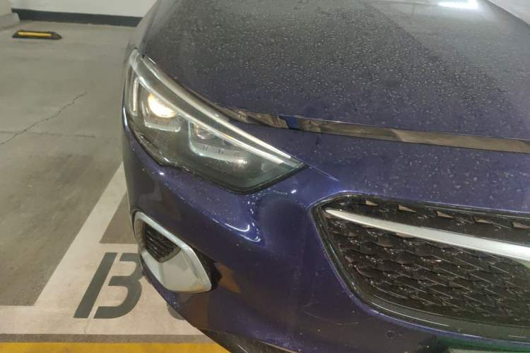 Used Buick Regal 2017 GS 28T Prestige Model Right Front Headlight