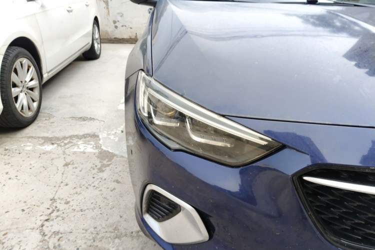 Used Buick Regal 2017 GS 28T Prestige Model Right Front Headlight