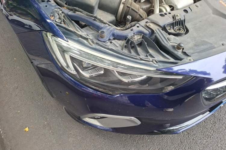 Used Buick Regal 2017 GS 28T Luxury Model Right Front Headlight