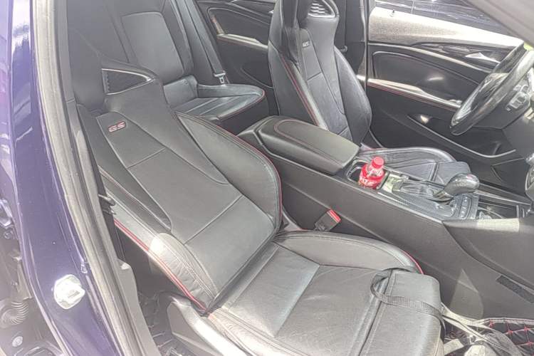Used Buick Regal 2017 GS 28T Luxury Model Right Front Seat