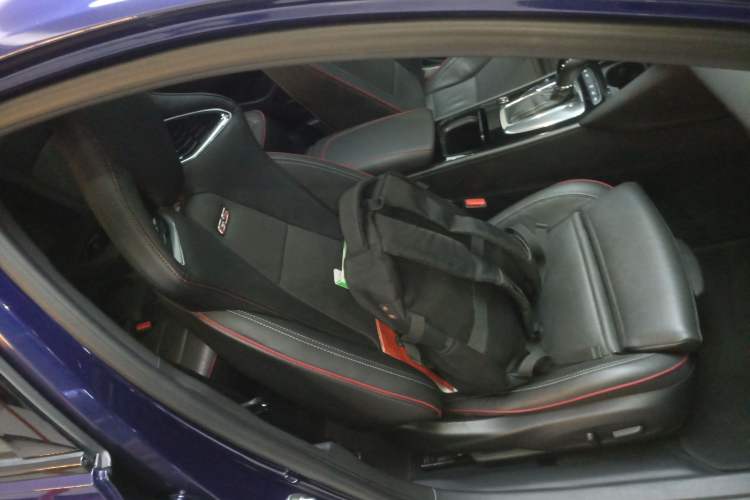 Used Buick Regal 2017 GS 28T Luxury Model Right Front Seat