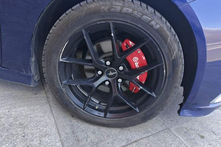 Used Buick Regal 2017 GS 28T Luxury Model Right Front Wheel Hub