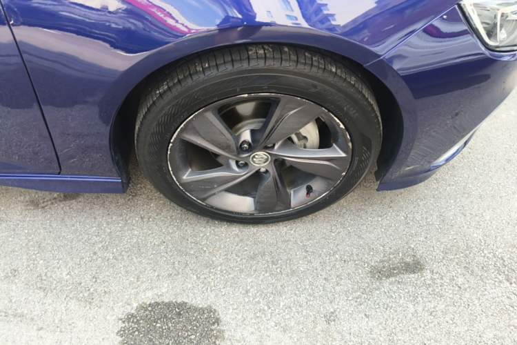 Used Buick Regal 2017 GS 28T Luxury Model Right Front Wheel Hub