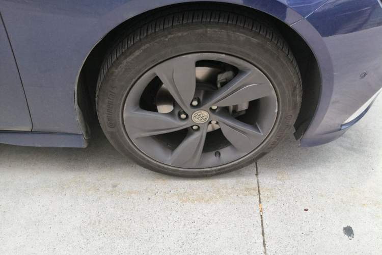 Used Buick Regal 2017 GS 28T Luxury Model Right Front Wheel Hub