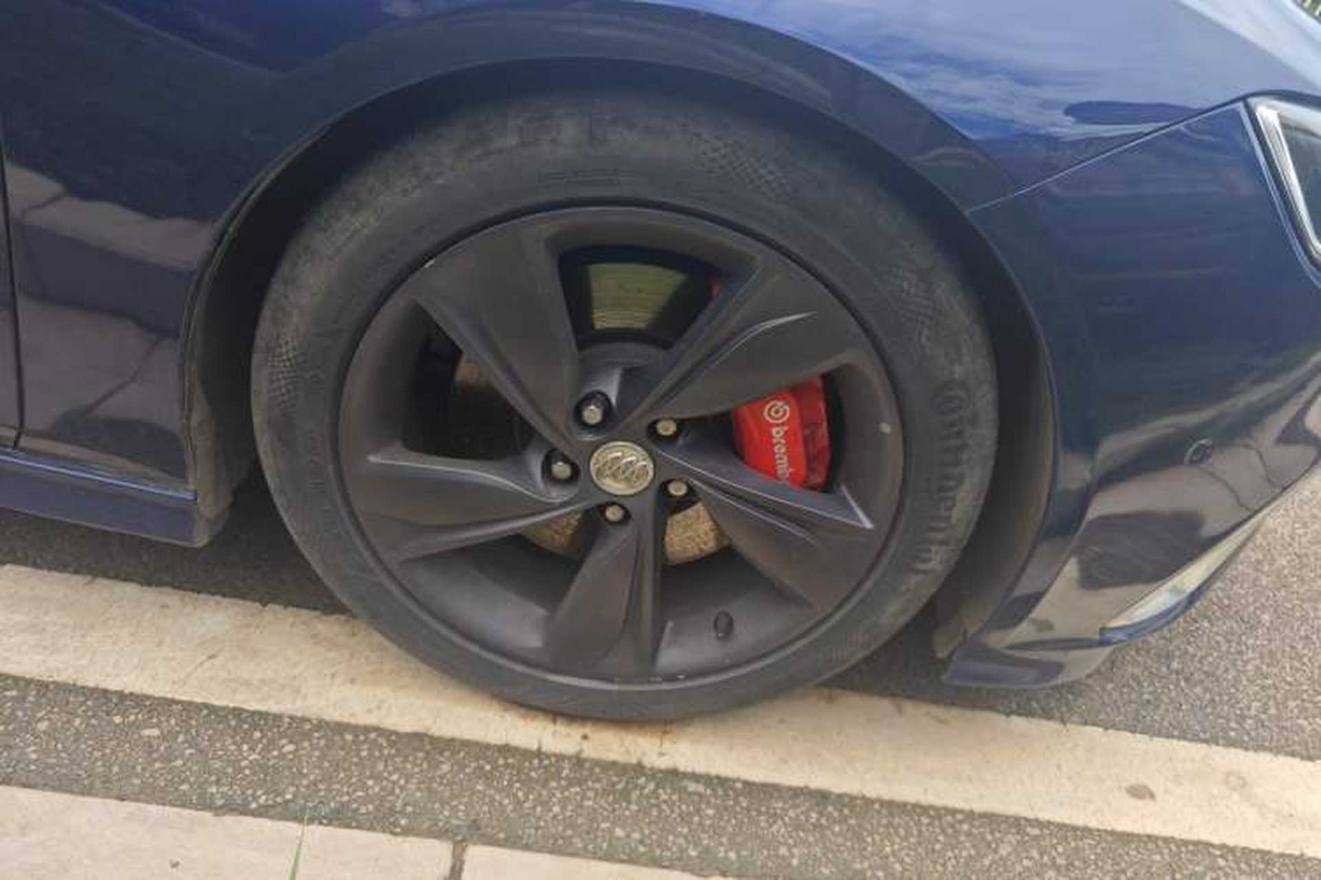 Used Buick Regal 2017 GS 28T Prestige Model Right Front Wheel Hub