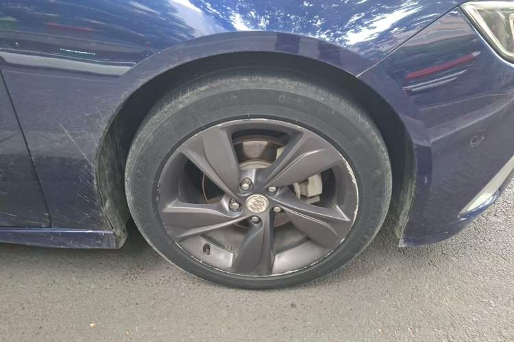Used Buick Regal 2017 GS 28T Luxury Model Right Front Wheel Hub