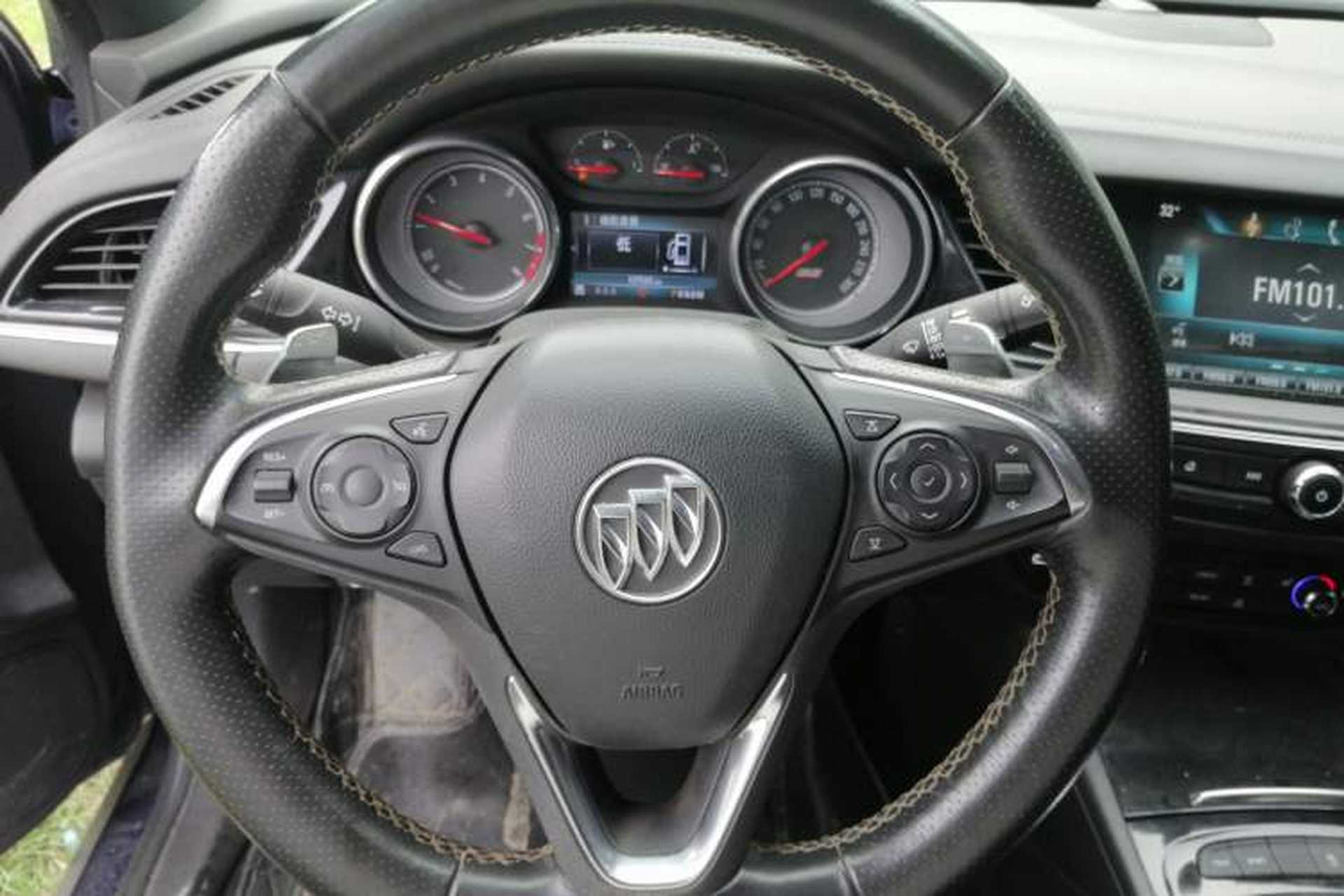 Used Buick Regal 2017 GS 28T Luxury Model Steering Wheel