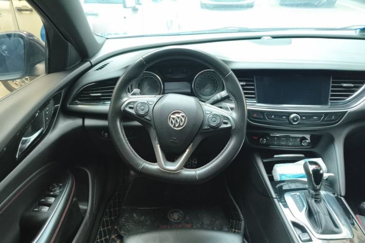 Used Buick Regal 2017 GS 28T Luxury Model Steering Wheel