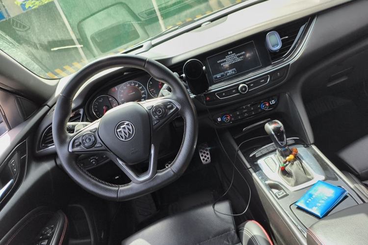 Used Buick Regal 2017 GS 28T Prestige Model Steering Wheel