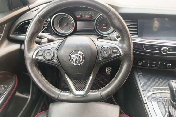 Used Buick Regal 2017 GS 28T Luxury Model Steering Wheel