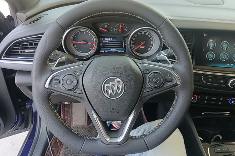 Used Buick Regal 2017 GS 28T Luxury Model Steering Wheel