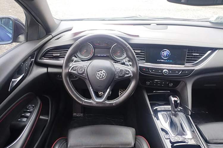 Used Buick Regal 2017 GS 28T Luxury Model Steering Wheel