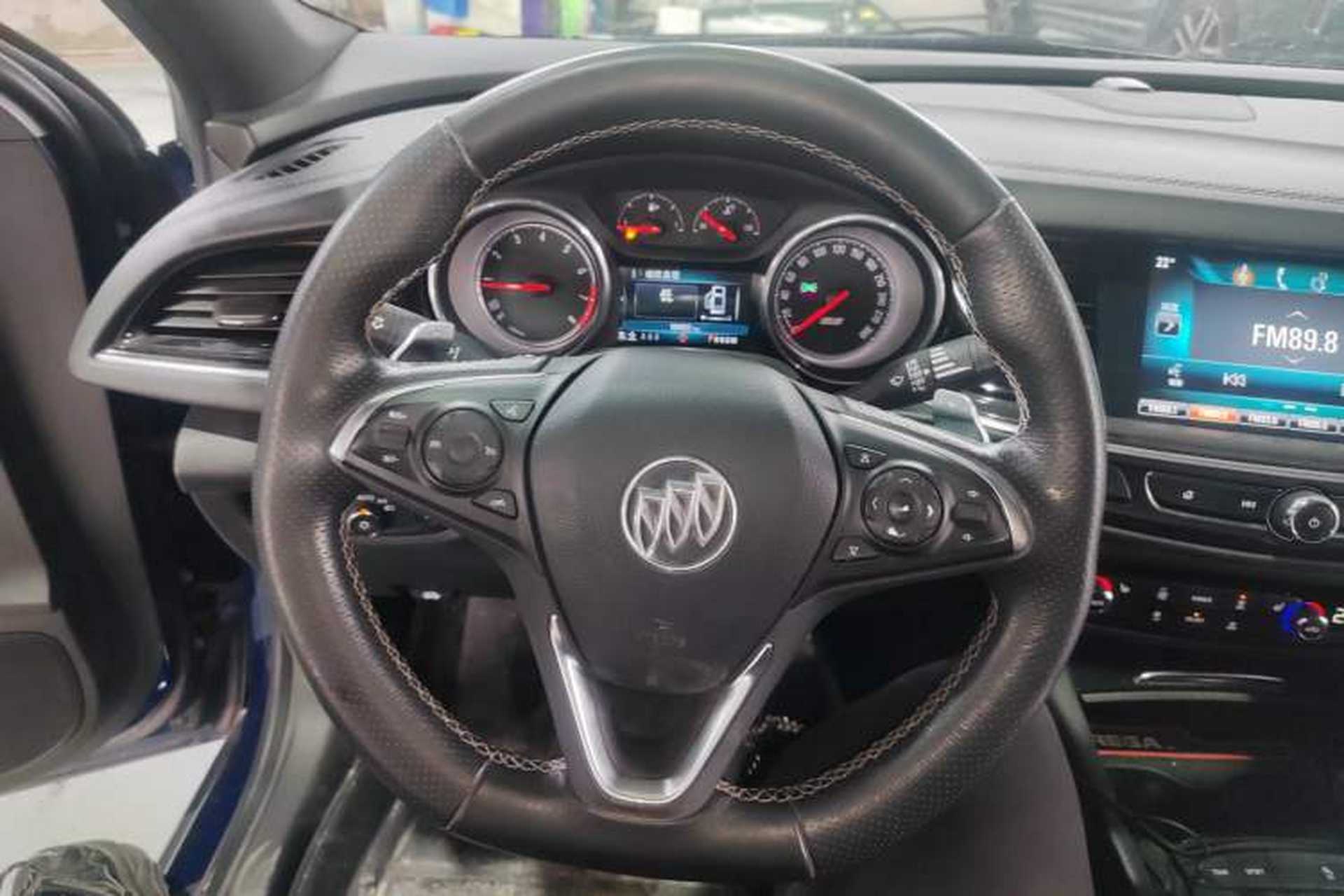 Used Buick Regal 2017 GS 28T Luxury Model Steering Wheel