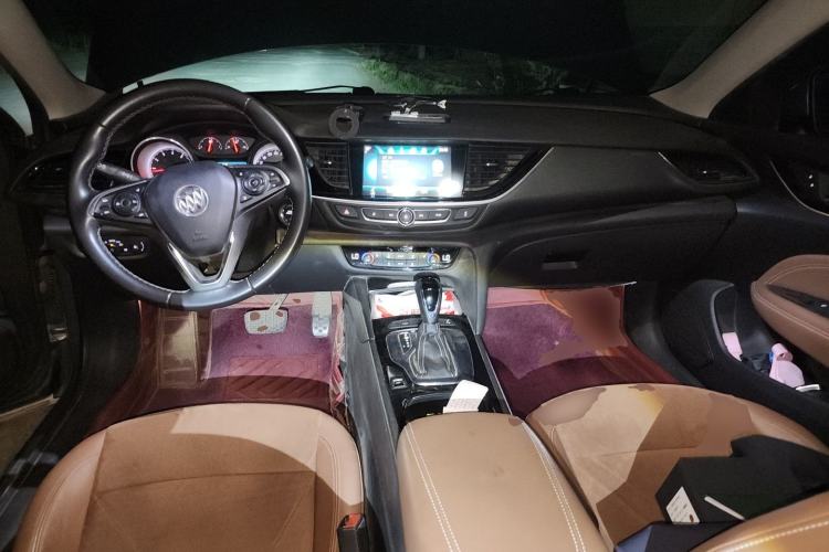 Used Buick Regal 2017 20T Elite Edition Center Console