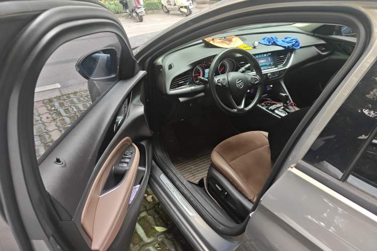 Used Buick Regal 2017 20T Luxury Model Driver Seat